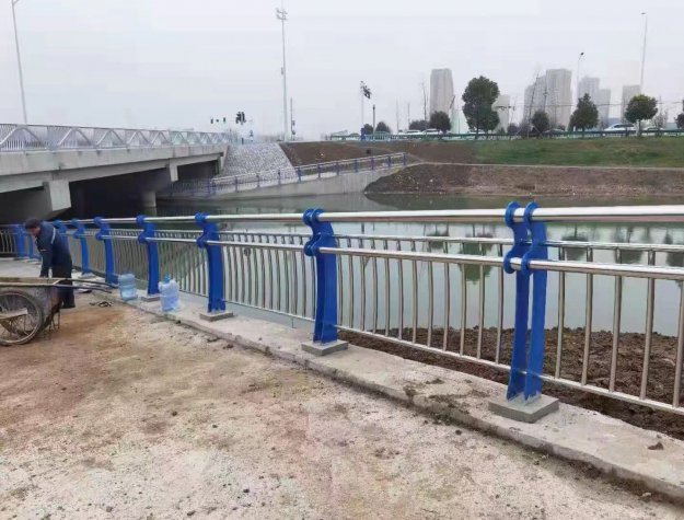 河道護欄